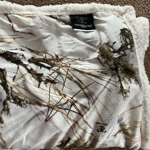 TrueTimber Camo Blanket